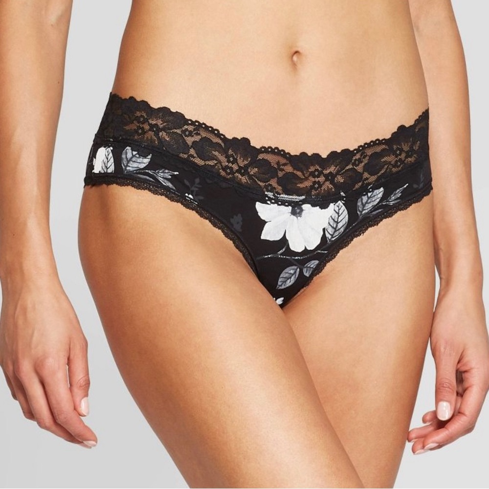 Women’s cotton cheeky Underwear with lace band. Auden Black floral XS (02)